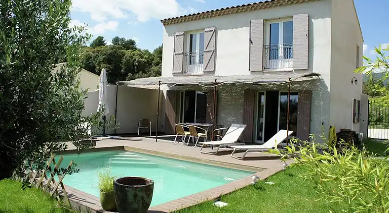 Holiday home in La Tour-d'Aigues