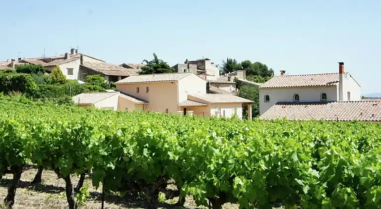 Holiday home in La Tour-d'Aigues