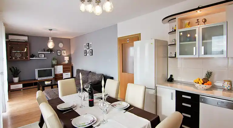 Leilighet i Podstrana