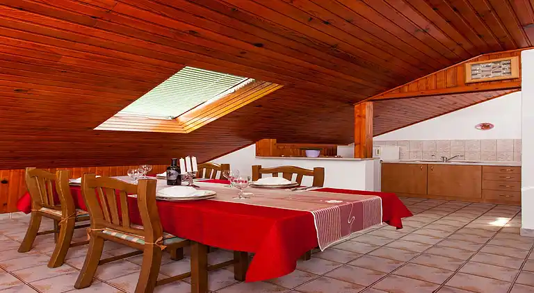 Ferielejlighed i Podstrana