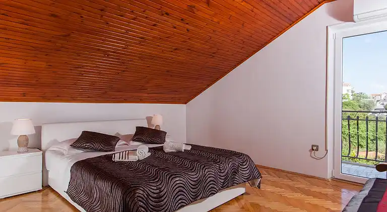 Ferielejlighed i Podstrana