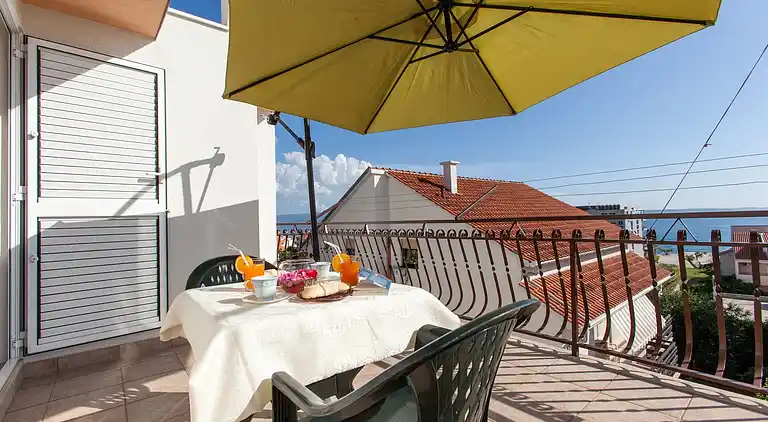 Ferielejlighed i Podstrana