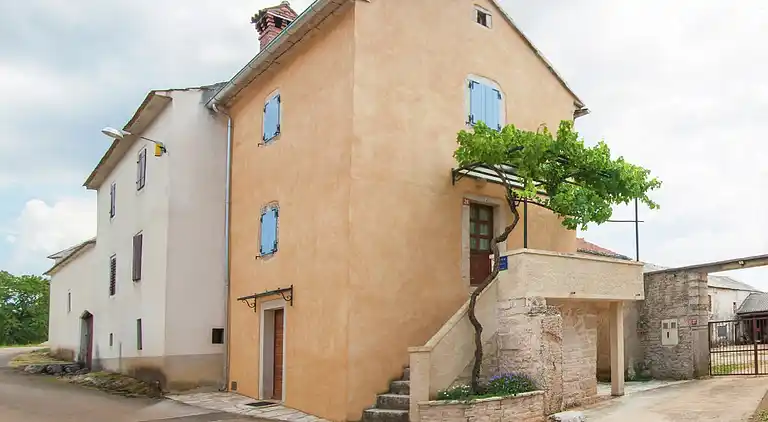 Farm house in Ježenj