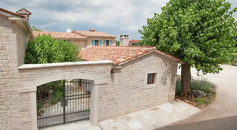 Farm house in Ježenj