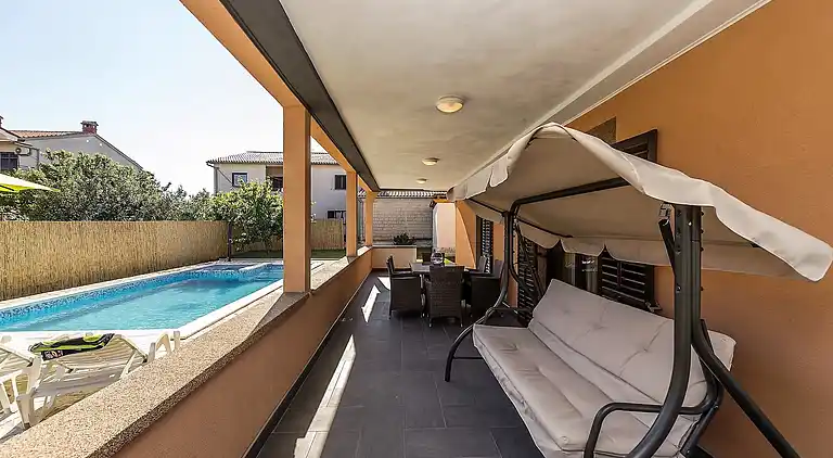 Farm house in Loborika