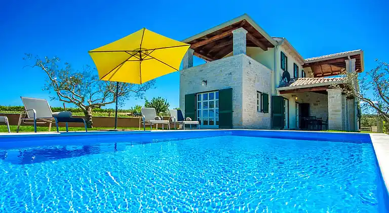 Holiday home in Valentići