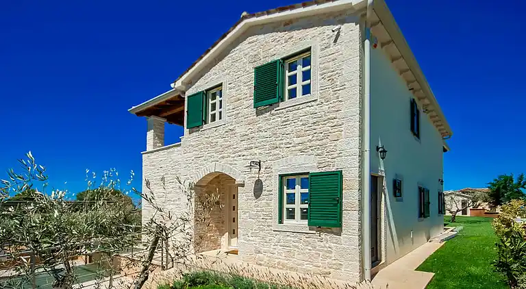 Holiday home in Valentići