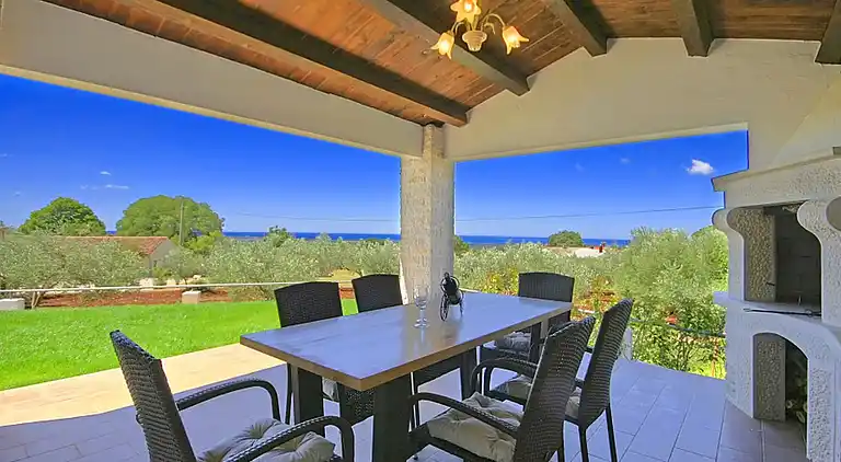 Holiday home in Valentići