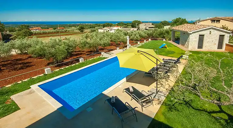 Holiday home in Valentići