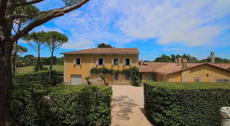 Villa in Manziana