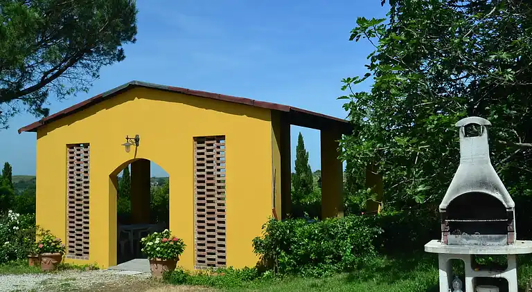Farm house in Vinci