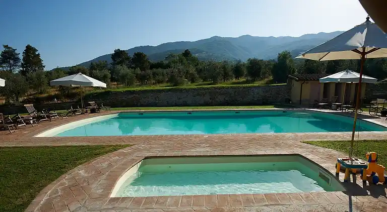 Farm house in Reggello