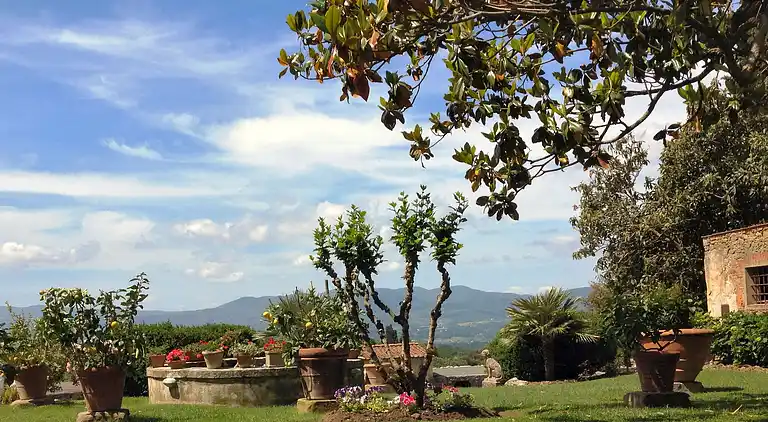 Farm house in Reggello