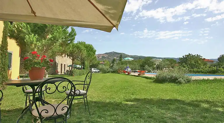 Farm house in Camucia