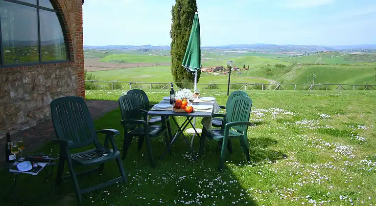Farm house in Asciano