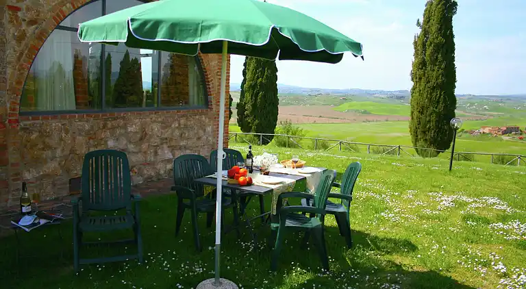 Farm house in Asciano