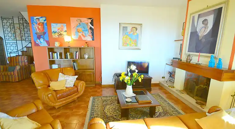 Villa in Castellina Marittima