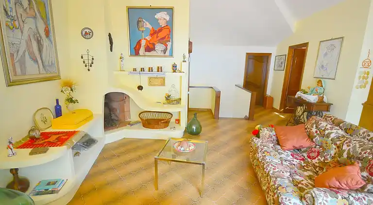 Villa in Castellina Marittima