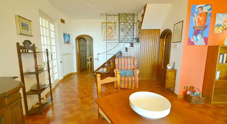 Villa in Castellina Marittima