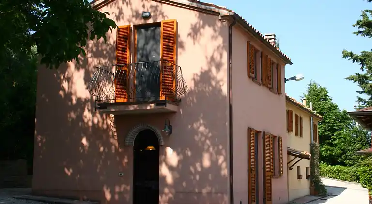 Gårdhus i Montecarotto