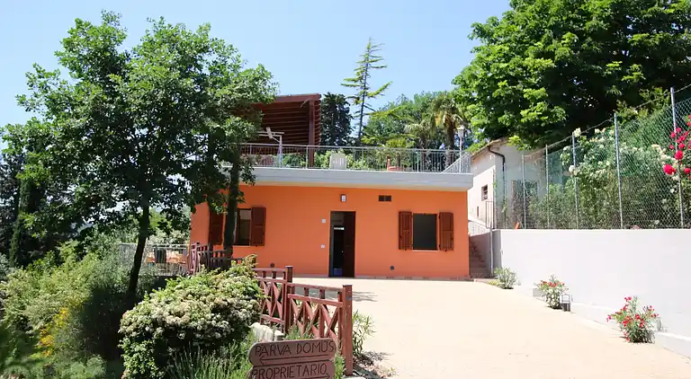 Farm house in Montecarotto