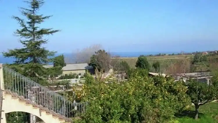 Manor house in Fitili