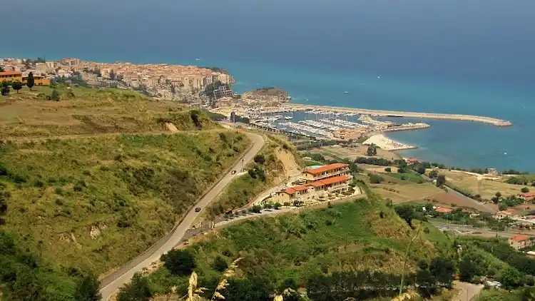 Manor house in Fitili