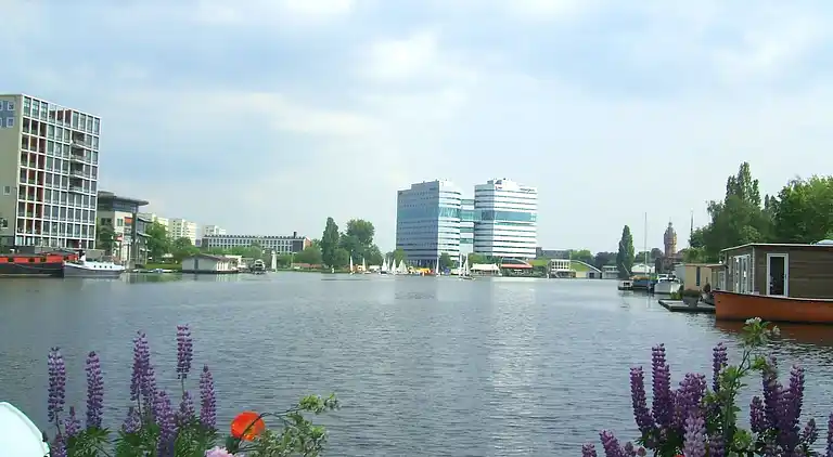 Houseboat in Amsterdam-Zuid