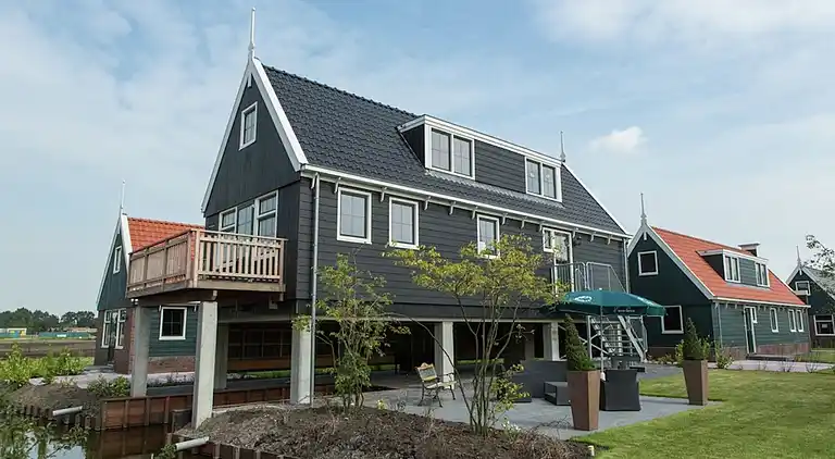 Villa in West-Graftdijk