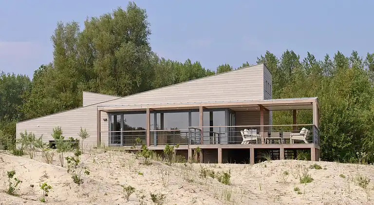 Villa in South Holland