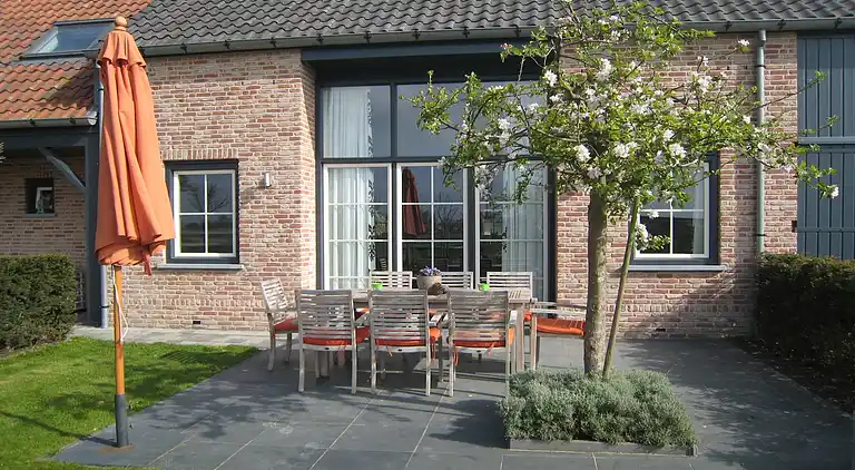 Farm house in Zuidzande