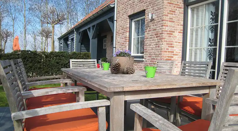 Farm house in Zuidzande