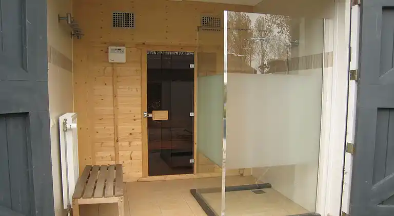 Farm house in Zuidzande