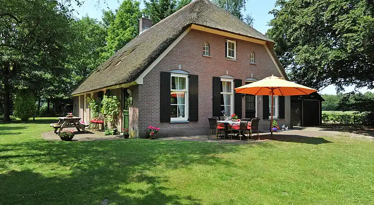 Gårdhus i Emst
