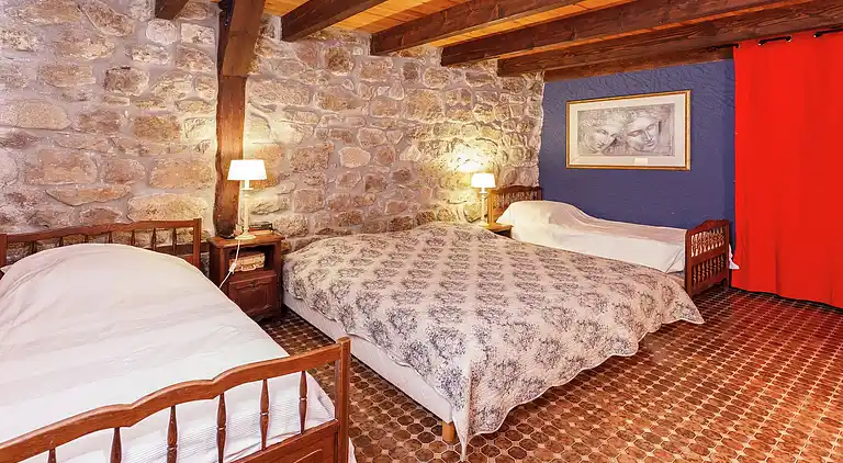 Farm house in Cros-de-Géorand