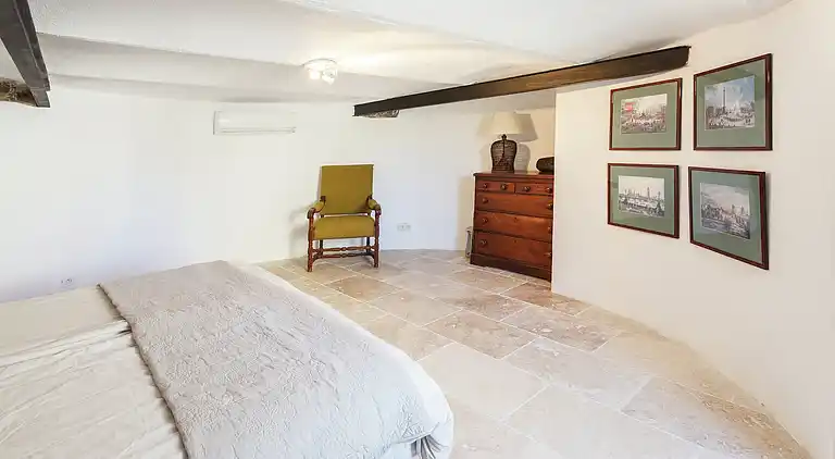 Castle in Jonquières