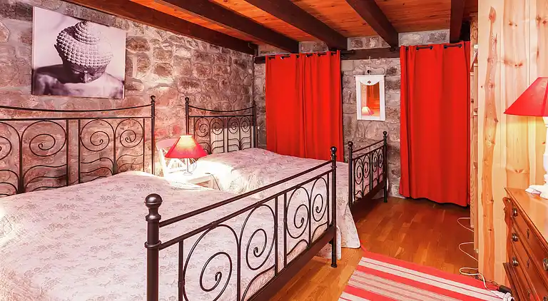 Farm house in Cros-de-Géorand