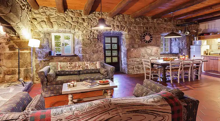 Farm house in Cros-de-Géorand