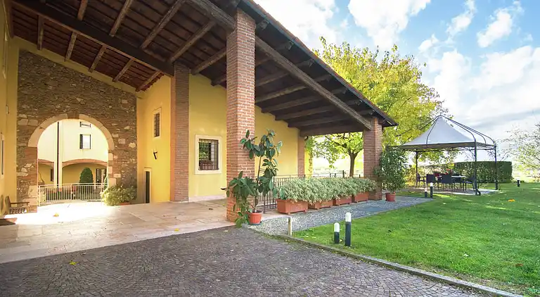 Manor house in Mason