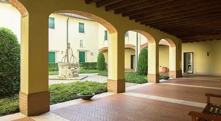 Manor house in Mason