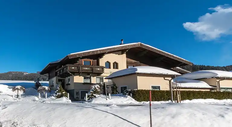 Manor house in Neuberg