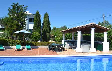 Luxury 4 bedroom villa (sleeps 8) with large private pool 