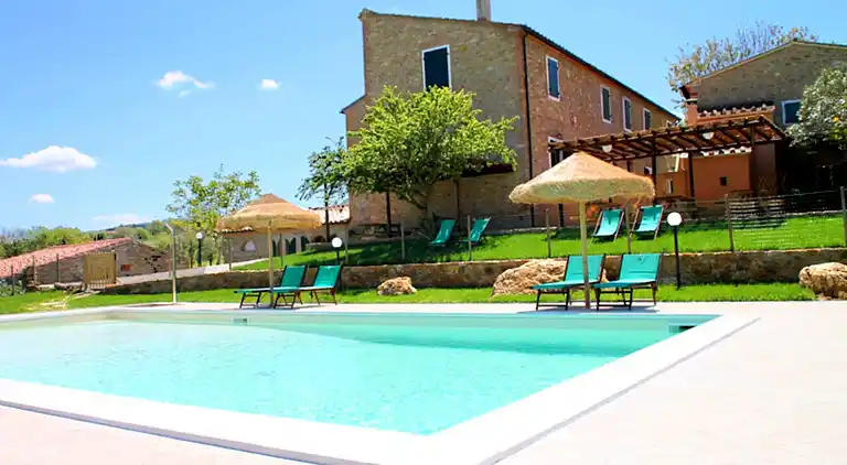 Gårdhus i Montescudaio