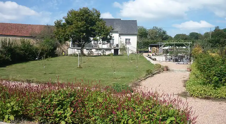 Sommerhus i Château-Chinon(Ville)