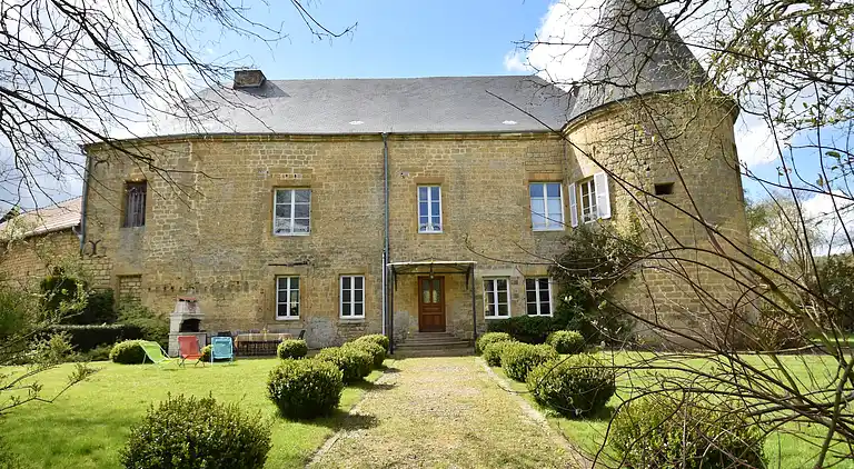 Slot i Signy-l'Abbaye