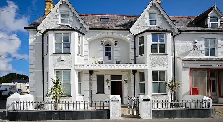 Apartment in Llanbedrog