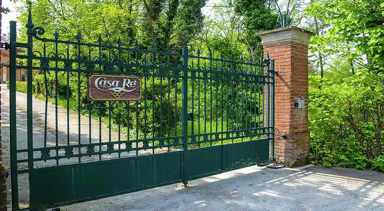 Apartment in Montecalvo Versiggia