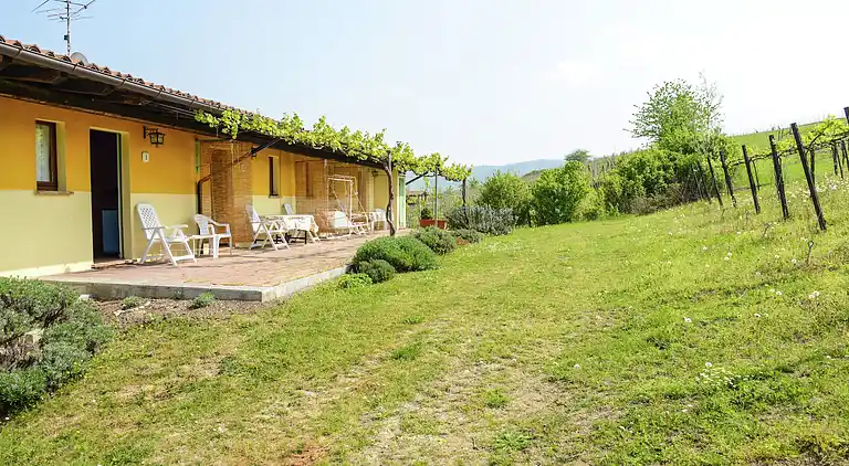 Apartment in Montecalvo Versiggia