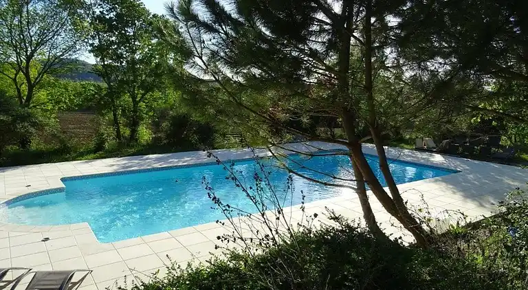 Gårdhus i Rochefort-en-Valdaine