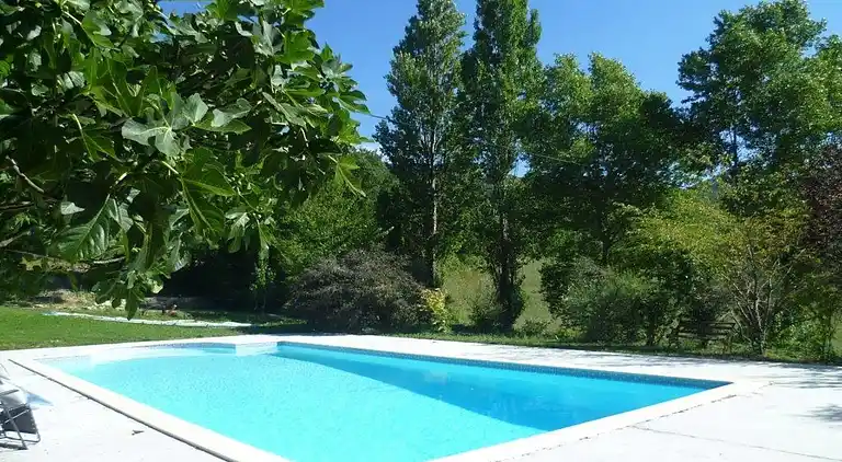 Gårdhus i Rochefort-en-Valdaine